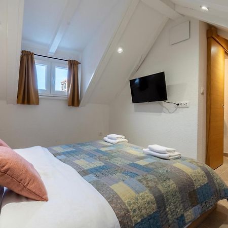 House Malena - Rooms Vis Dış mekan fotoğraf