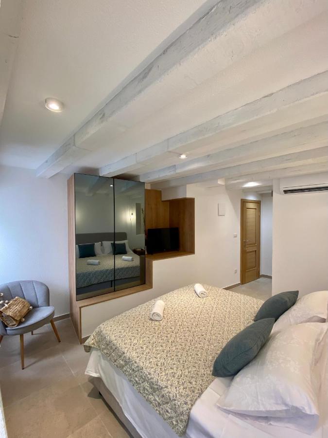 House Malena - Rooms Vis Dış mekan fotoğraf