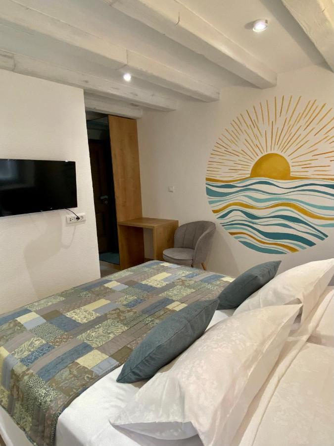 House Malena - Rooms Vis Dış mekan fotoğraf