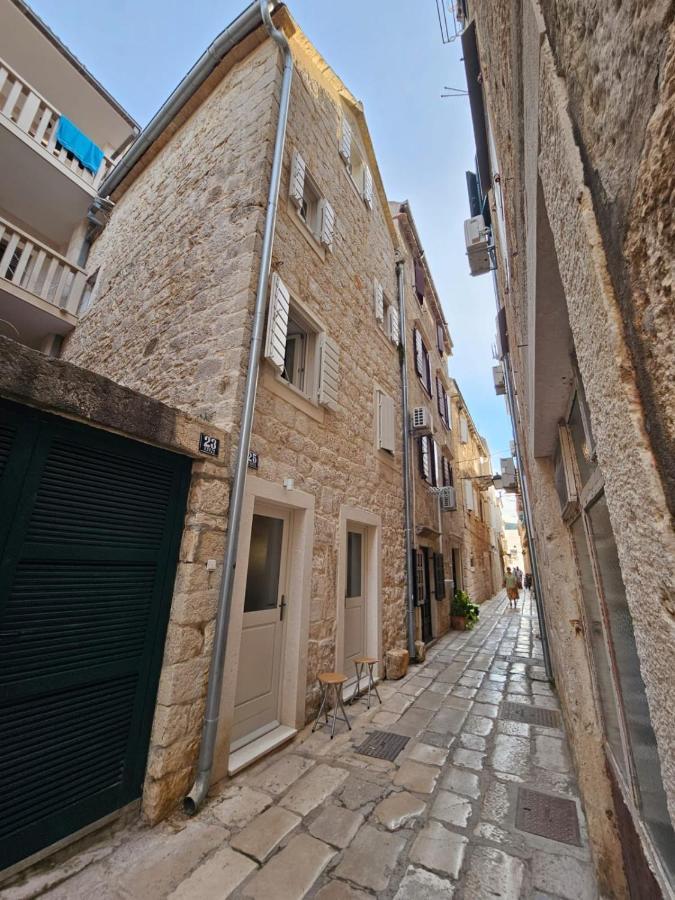 House Malena - Rooms Vis Dış mekan fotoğraf